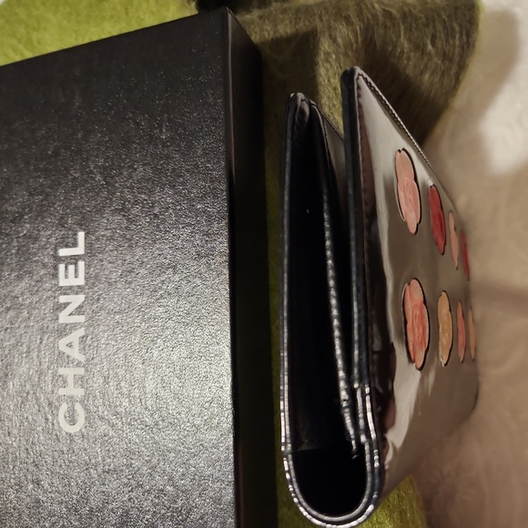 CHANEL CAMILIA FLOWER WALLET *****SALE****** - Picture 11 of 16